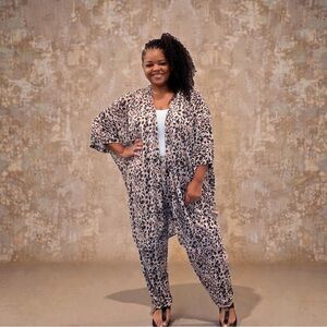 Plus Size Spotted Kimono Set